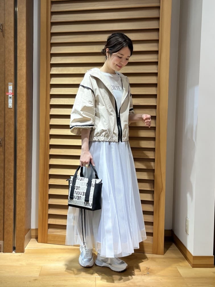 LASUDの箔ロゴシアートップスを使ったコーディネートを紹介します。｜Rakuten Fashion(楽天ファッション／旧楽天ブランドアベニュー)5382224