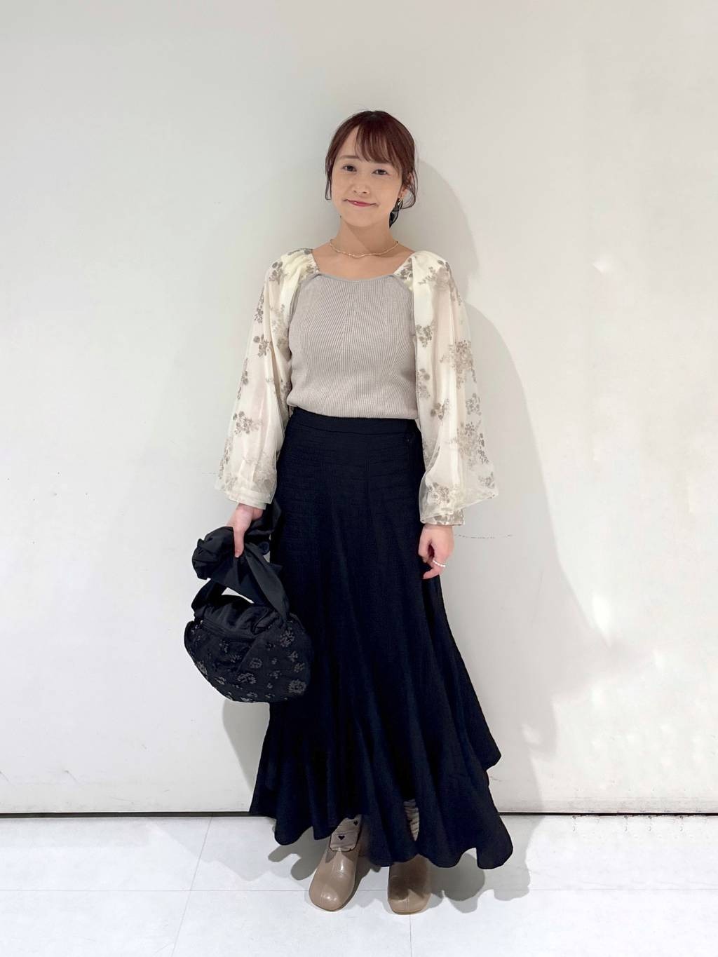 mysty womanのリボンショルダーサテン*スパンコールBAGを使ったコーディネートを紹介します。｜Rakuten Fashion(楽天ファッション／旧楽天ブランドアベニュー)5384862