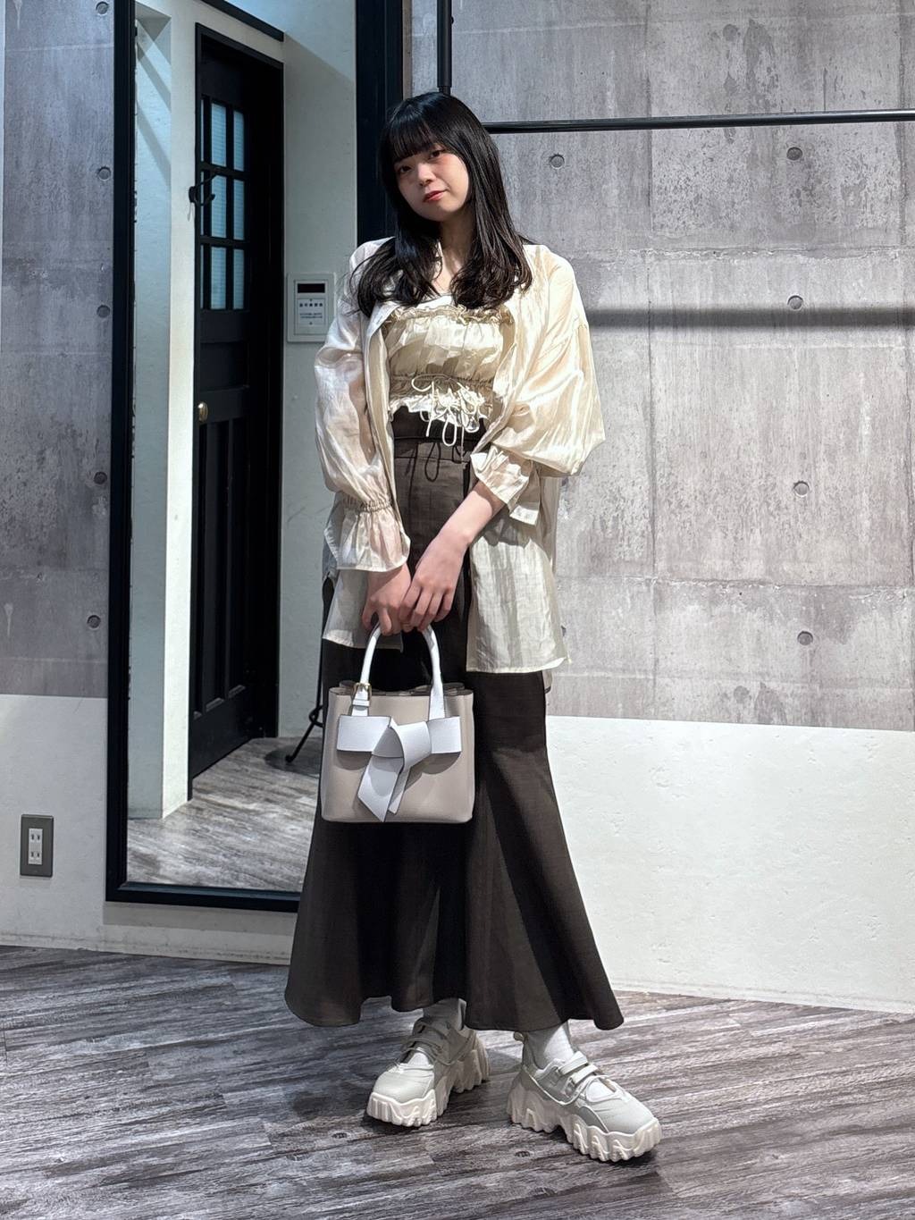 mysty womanのリボンモチーフバッグを使ったコーディネートを紹介します。｜Rakuten Fashion(楽天ファッション／旧楽天ブランドアベニュー)5384864
