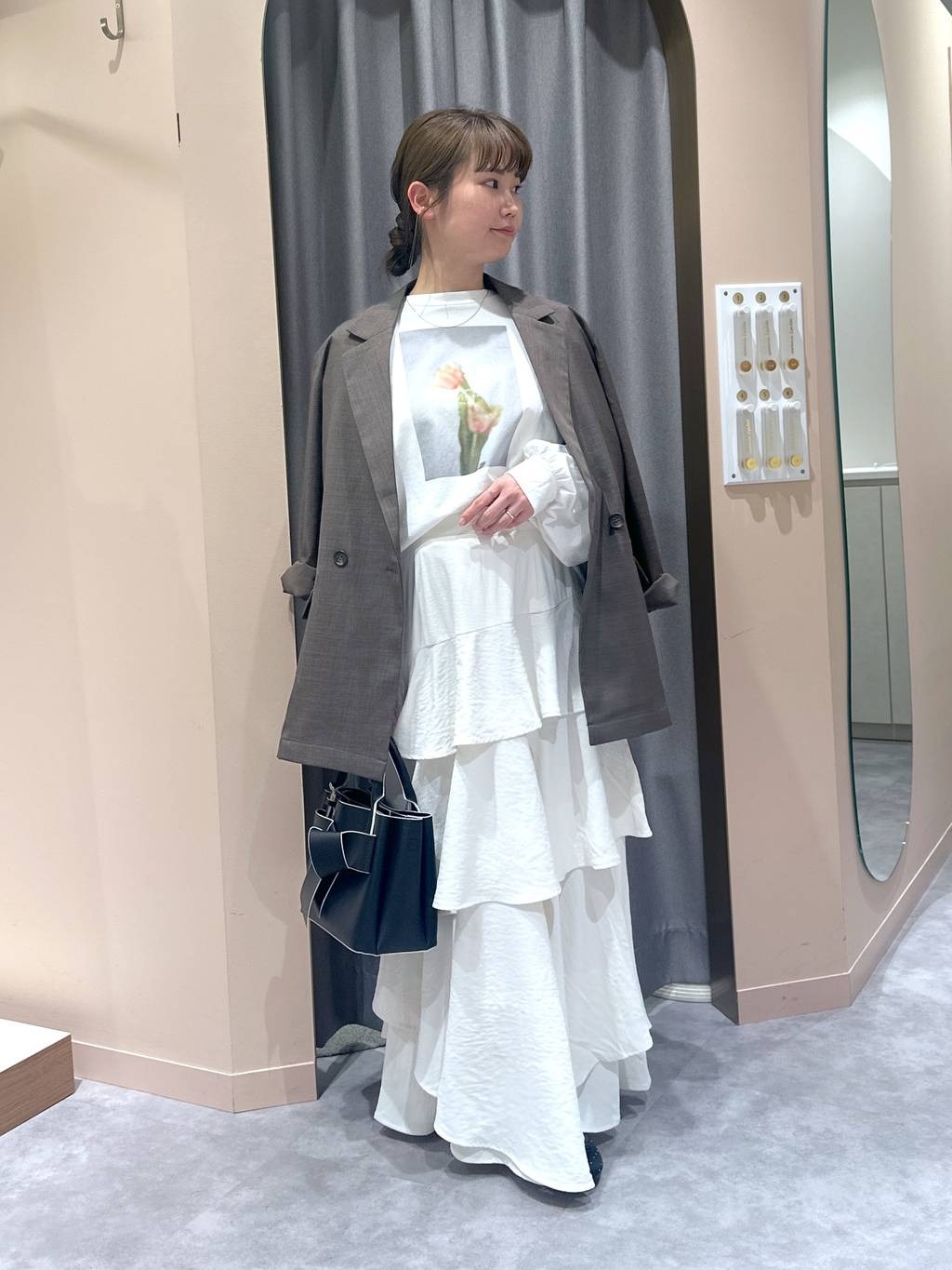mysty womanの【SサイズWEB限定】アシメティアードスカートを使ったコーディネートを紹介します。｜Rakuten Fashion(楽天ファッション／旧楽天ブランドアベニュー)5384841