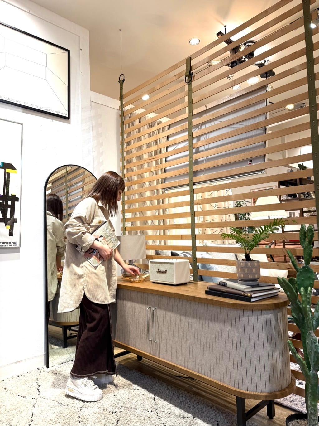 journal standard Furnitureの★【Marshall/マーシャル】Acton 3 Bluetooth Cream スピーカーを使ったコーディネートを紹介します。｜Rakuten Fashion(楽天ファッション／旧楽天ブランドアベニュー)5403317