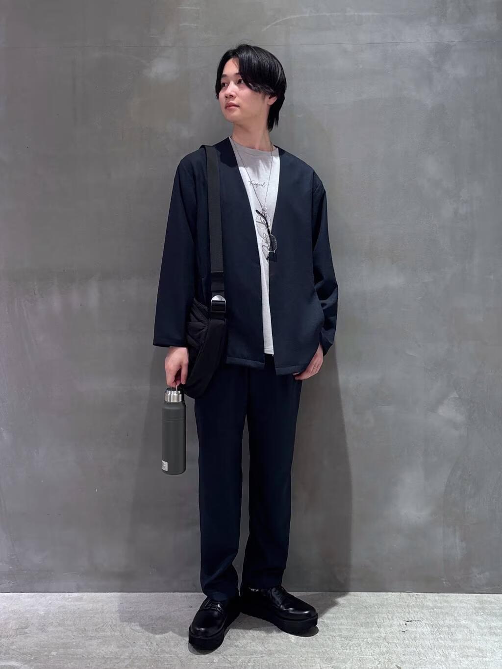 LAKOLEの【セットアップ可】リラックスシャツカーディガンを使ったコーディネートを紹介します。｜Rakuten Fashion(楽天ファッション／旧楽天ブランドアベニュー)5405429