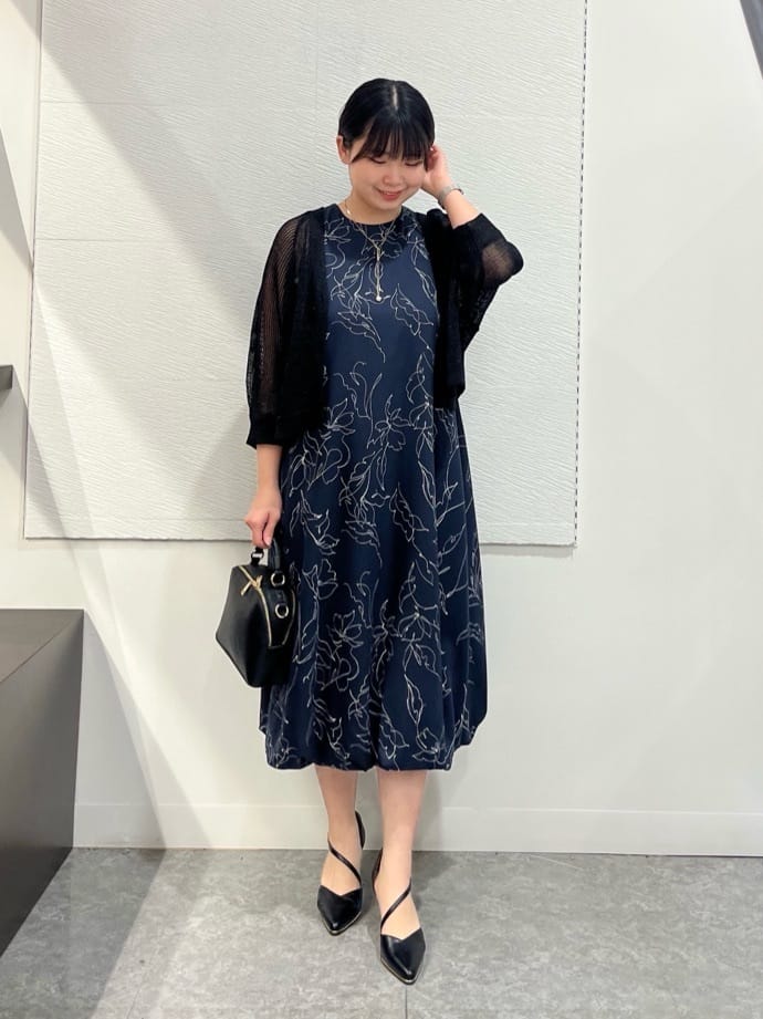 Vinのラメ混メッシュショートカーディガンを使ったコーディネートを紹介します。｜Rakuten Fashion(楽天ファッション／旧楽天ブランドアベニュー)5409336