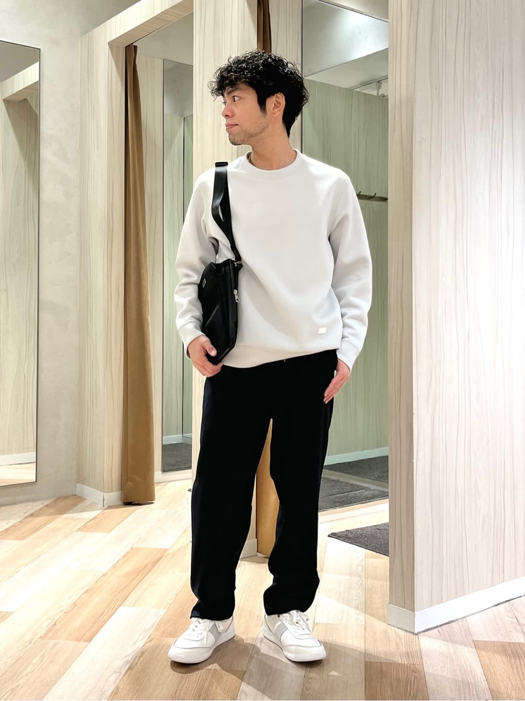 TAKEO KIKUCHIのハニカムダンボール スウェット プルオーバーを使ったコーディネートを紹介します。｜Rakuten Fashion(楽天ファッション／旧楽天ブランドアベニュー)5414251