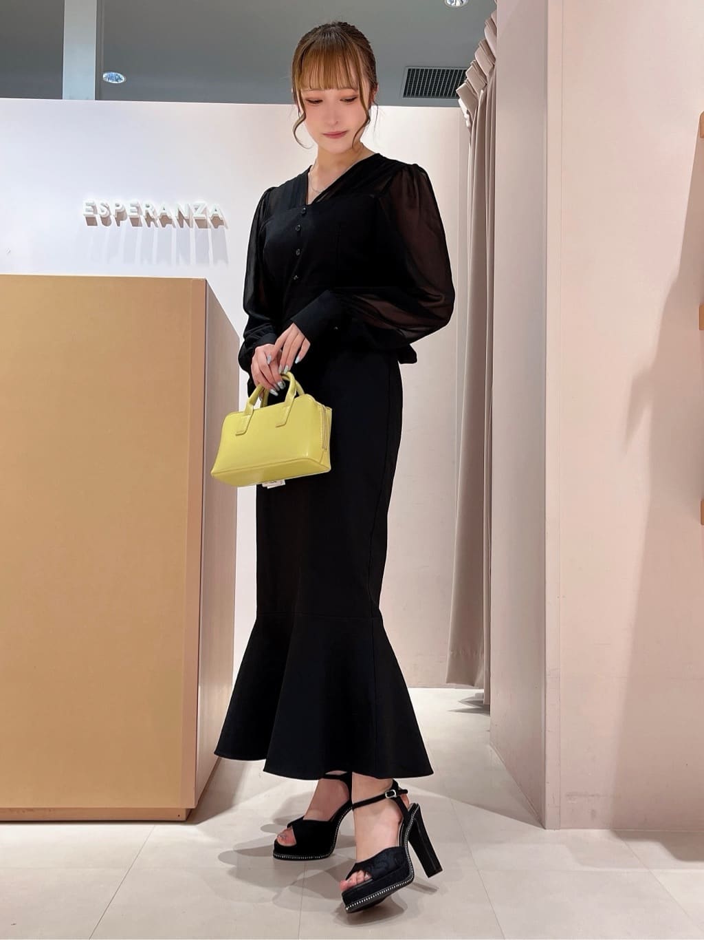 ESPERANZAの2WAYミニボストンバッグを使ったコーディネートを紹介します。｜Rakuten Fashion(楽天ファッション／旧楽天ブランドアベニュー)5416747