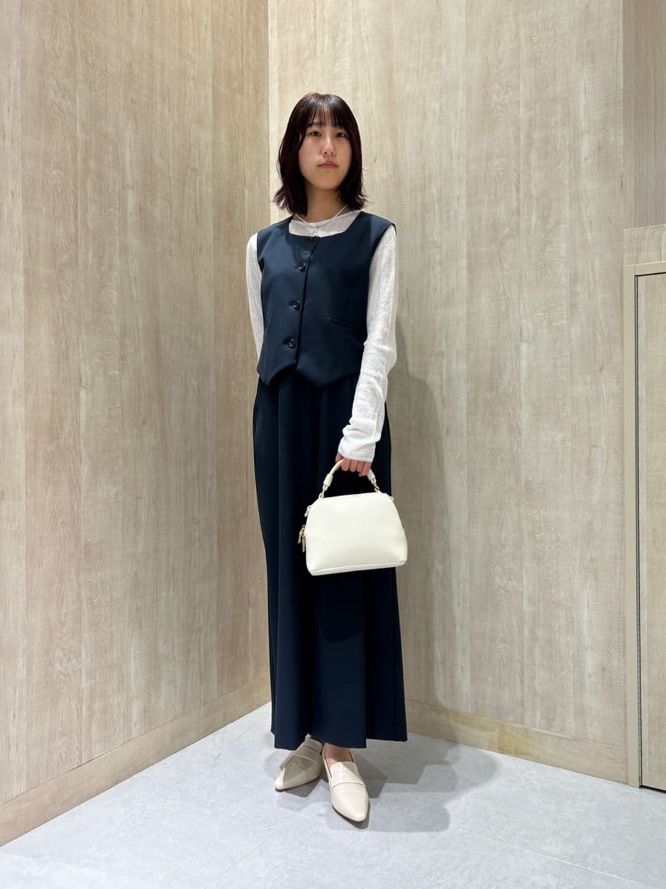 Vinのスクエアネックショートジレを使ったコーディネートを紹介します。｜Rakuten Fashion(楽天ファッション／旧楽天ブランドアベニュー)5417860