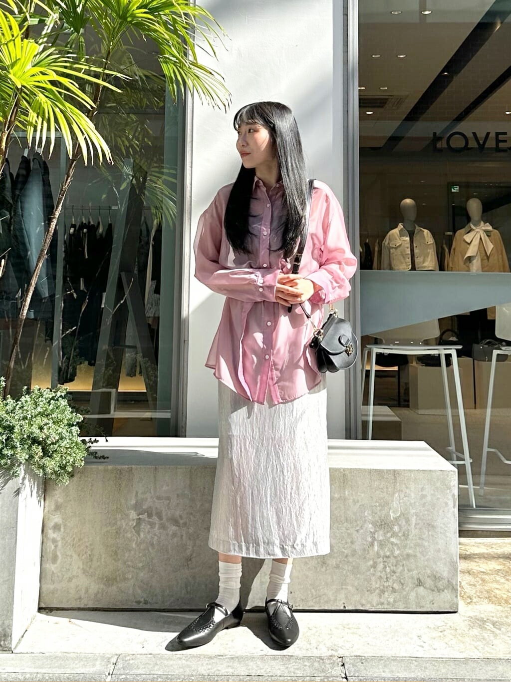 LOVELESSのシフォンジーシアーシャツを使ったコーディネートを紹介します。｜Rakuten Fashion(楽天ファッション／旧楽天ブランドアベニュー)5417965