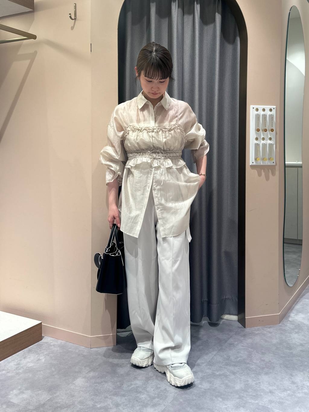 mysty womanのリボンモチーフバッグを使ったコーディネートを紹介します。｜Rakuten Fashion(楽天ファッション／旧楽天ブランドアベニュー)5418051