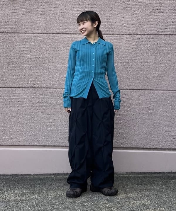 BEAMS HEARTのピン刺繍 コクーンパンツを使ったコーディネートを紹介します。｜Rakuten Fashion(楽天ファッション／旧楽天ブランドアベニュー)5421868