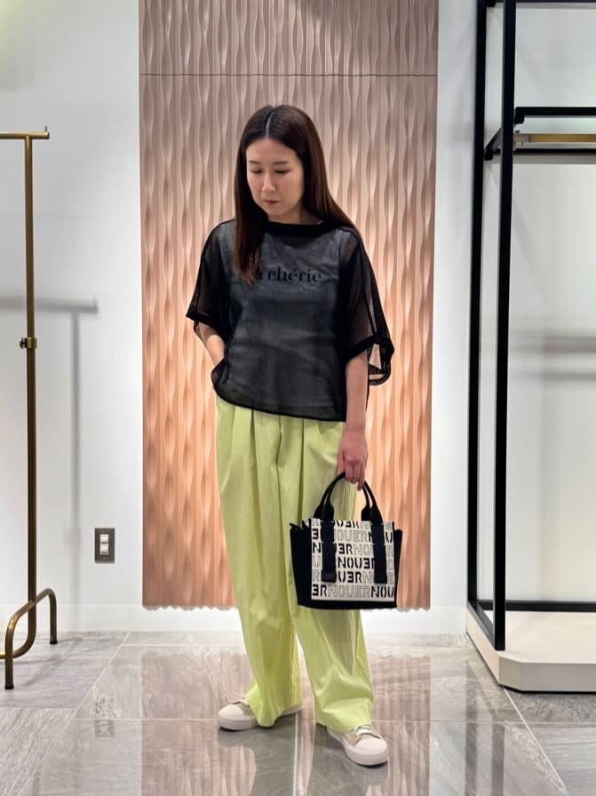 Vinのメッシュレイヤードドルマンプルオーバーを使ったコーディネートを紹介します。｜Rakuten Fashion(楽天ファッション／旧楽天ブランドアベニュー)5425511