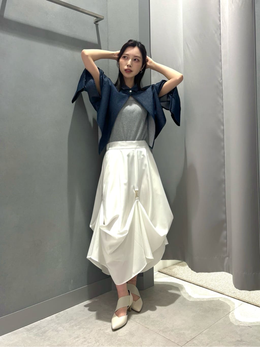 VinのマルチWAYフレアスカートを使ったコーディネートを紹介します。｜Rakuten Fashion(楽天ファッション／旧楽天ブランドアベニュー)5426618