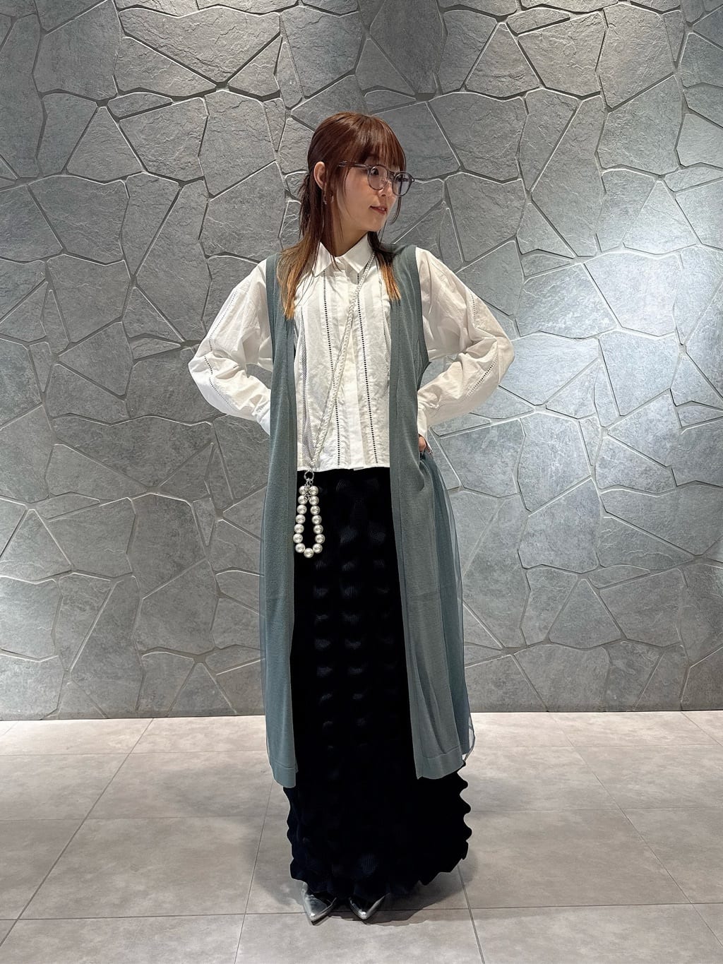 Vinの3Dニットスカートを使ったコーディネートを紹介します。｜Rakuten Fashion(楽天ファッション／旧楽天ブランドアベニュー)5428237