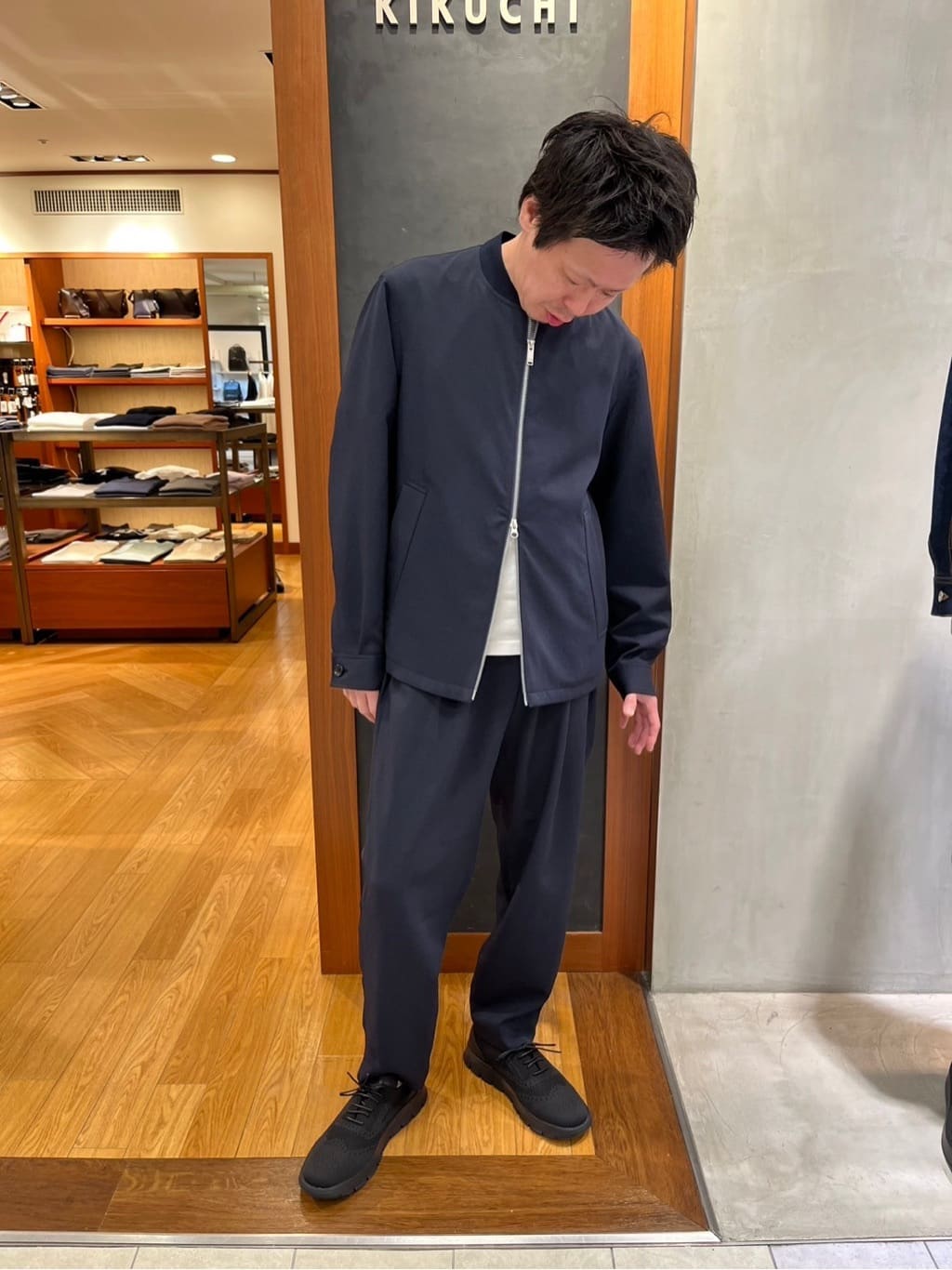 TAKEO KIKUCHIの【多機能/軽羽織】リネンライクカルゼ リブブルゾンを使ったコーディネートを紹介します。｜Rakuten Fashion(楽天ファッション／旧楽天ブランドアベニュー)5428874