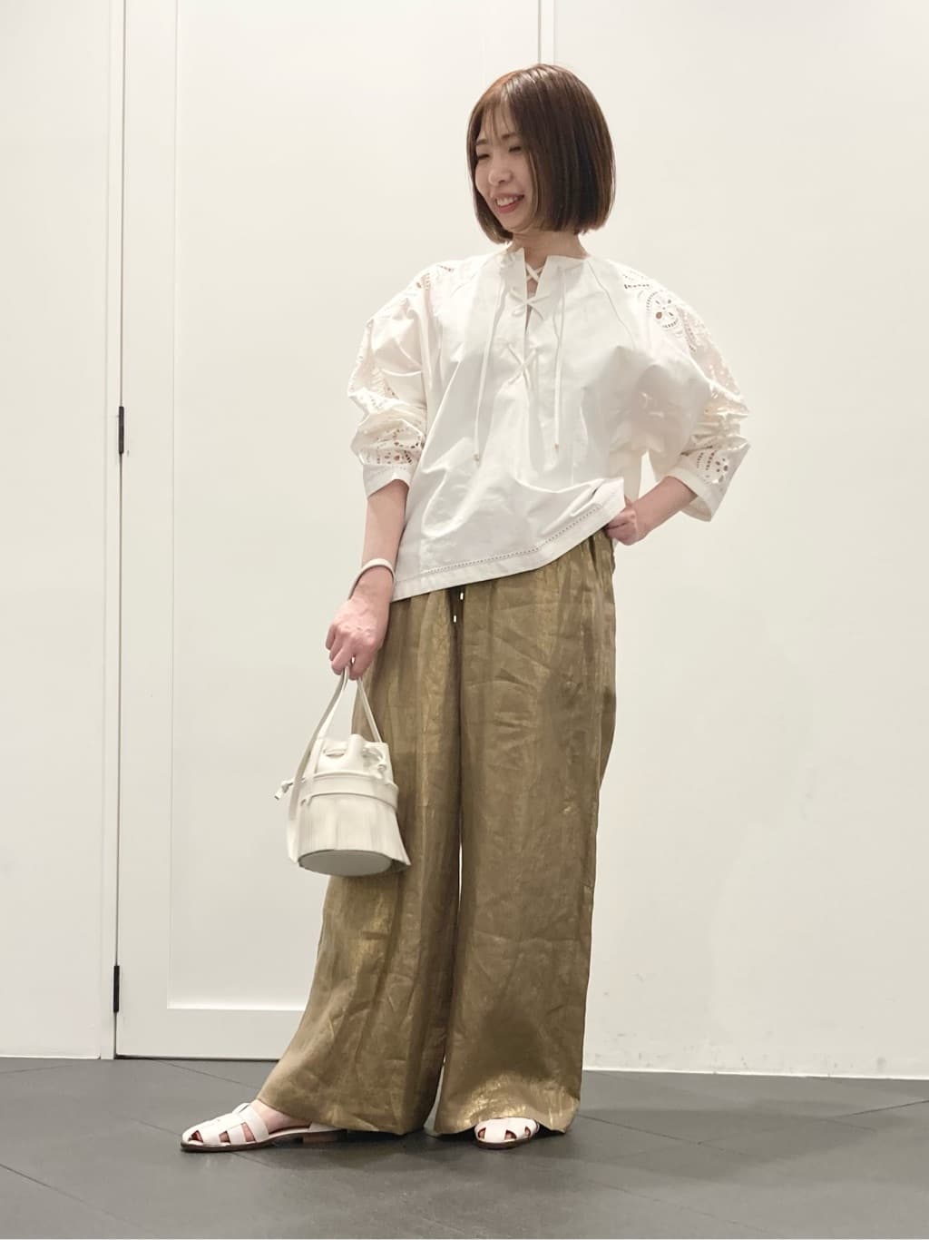 1er Arrondissementのエンブロイダリーブラウスを使ったコーディネートを紹介します。｜Rakuten Fashion(楽天ファッション／旧楽天ブランドアベニュー)5430881