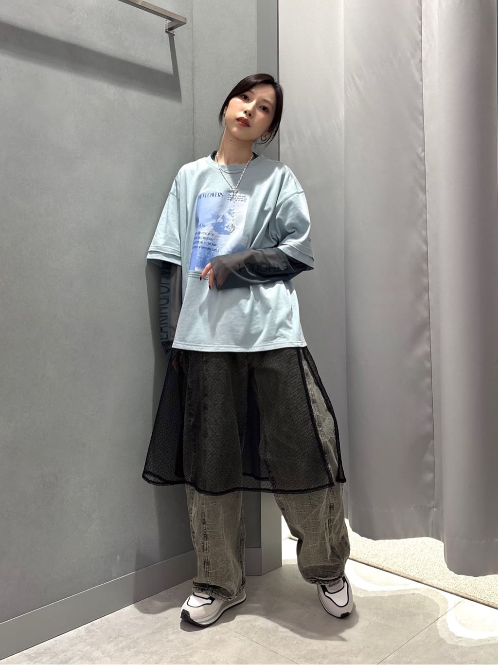 LASUDのグラフィックプリントメッシュドッキングワンピースを使ったコーディネートを紹介します。｜Rakuten Fashion(楽天ファッション／旧楽天ブランドアベニュー)5431369