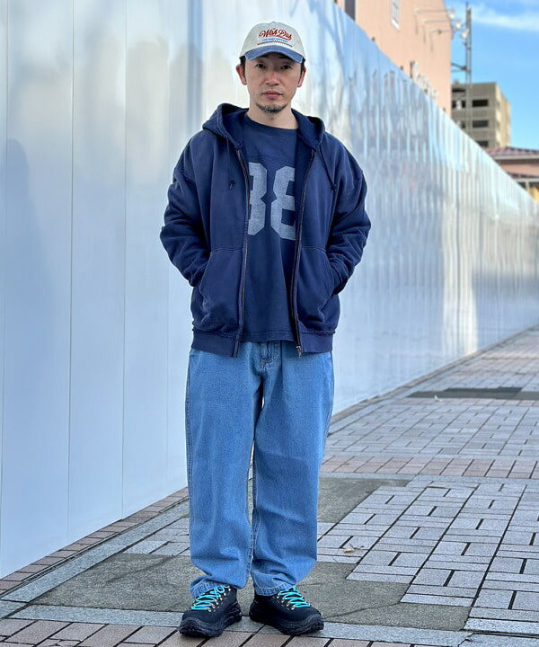 BEAMS HEARTの【待望の追加生産決定！】BEAMS HEART / バルーン デニム イージー パンツを使ったコーディネートを紹介します。｜Rakuten Fashion(楽天ファッション／旧楽天ブランドアベニュー)5432555