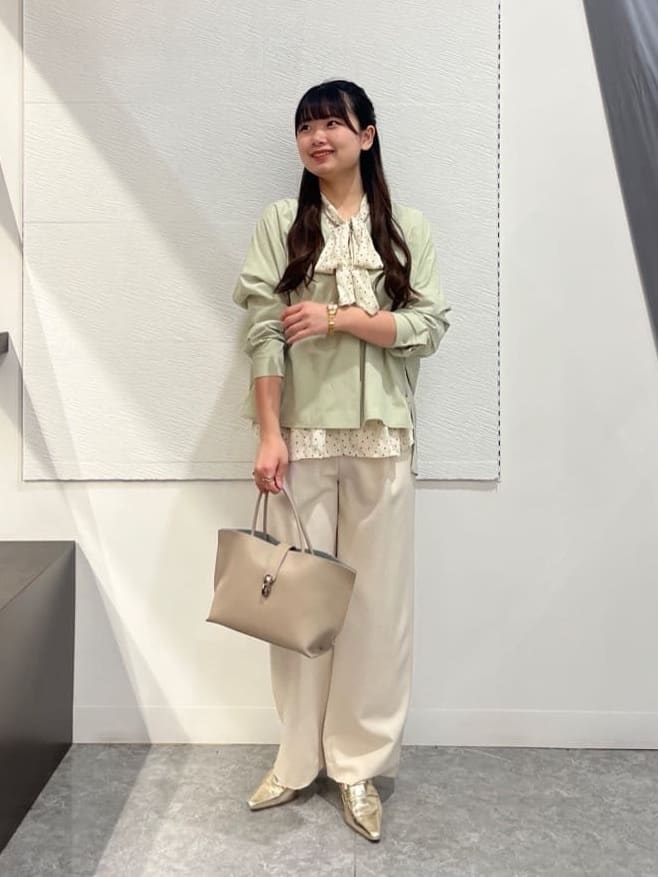 Vinのカットジャガードボウタイドットブラウスを使ったコーディネートを紹介します。｜Rakuten Fashion(楽天ファッション／旧楽天ブランドアベニュー)5435048