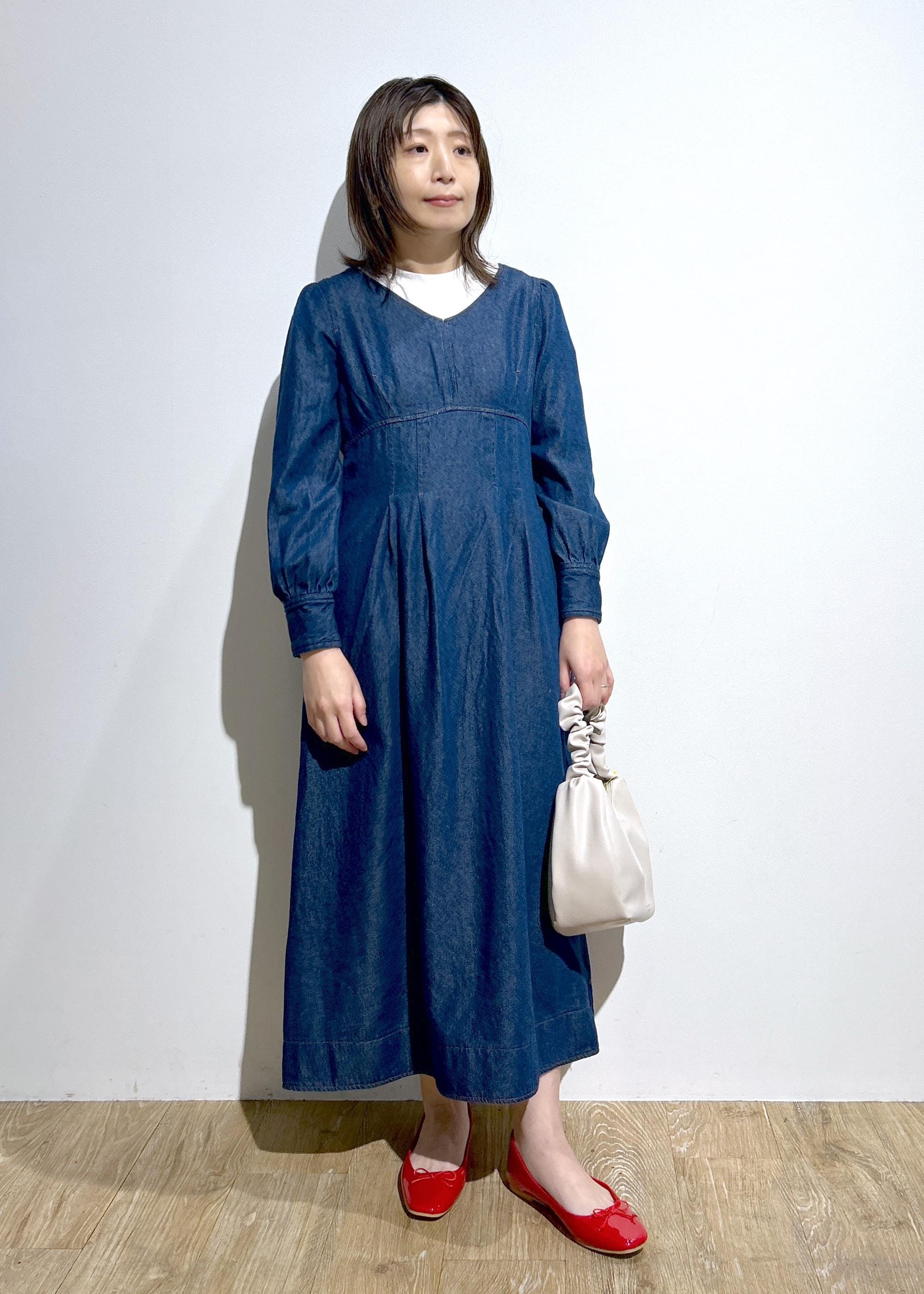 ROPE' PICNICのデニムワンピースを使ったコーディネートを紹介します。｜Rakuten Fashion(楽天ファッション／旧楽天ブランドアベニュー)5490180