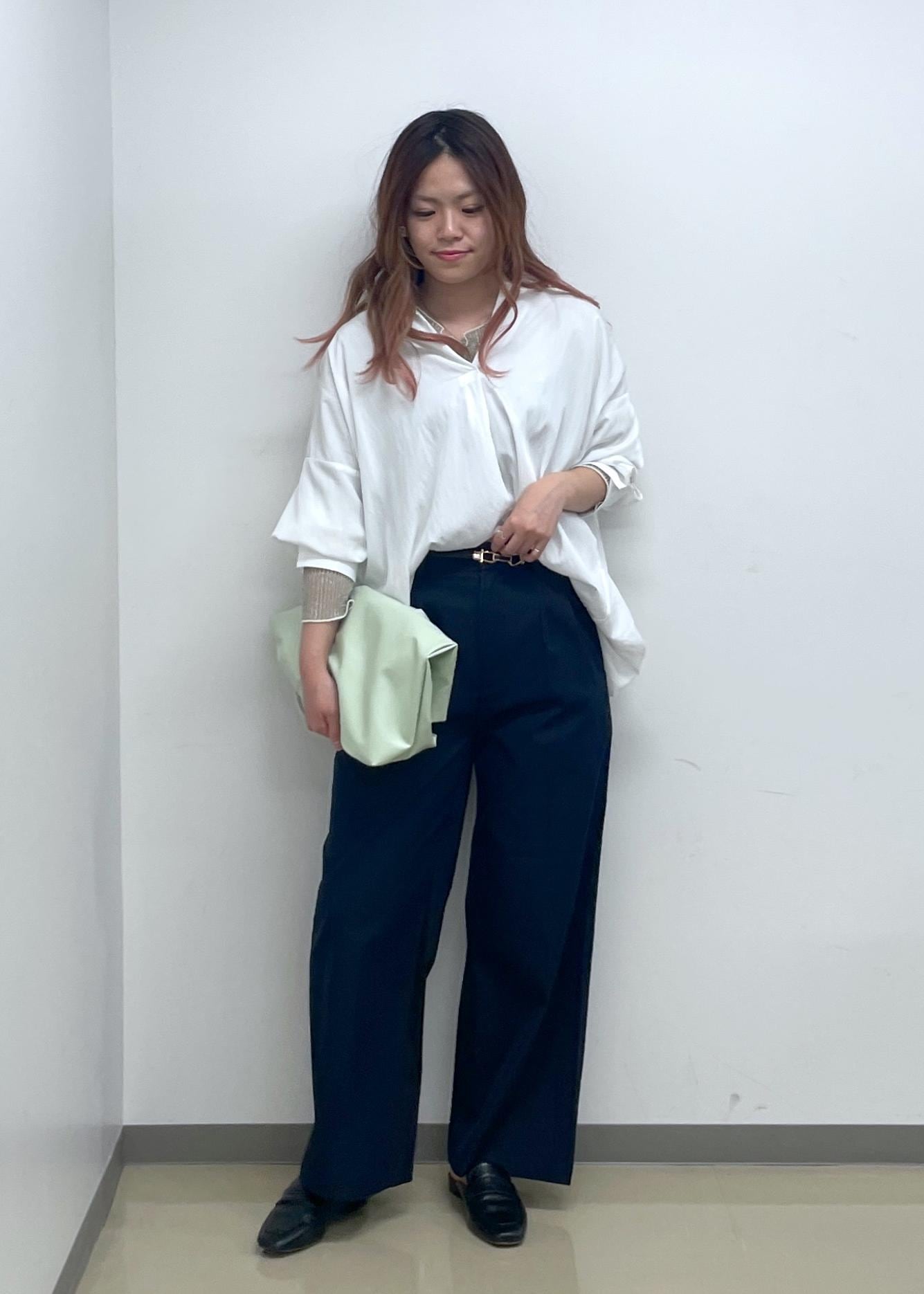 ROPE' PICNICのスキッパーシャツを使ったコーディネートを紹介します。｜Rakuten Fashion(楽天ファッション／旧楽天ブランドアベニュー)5519072