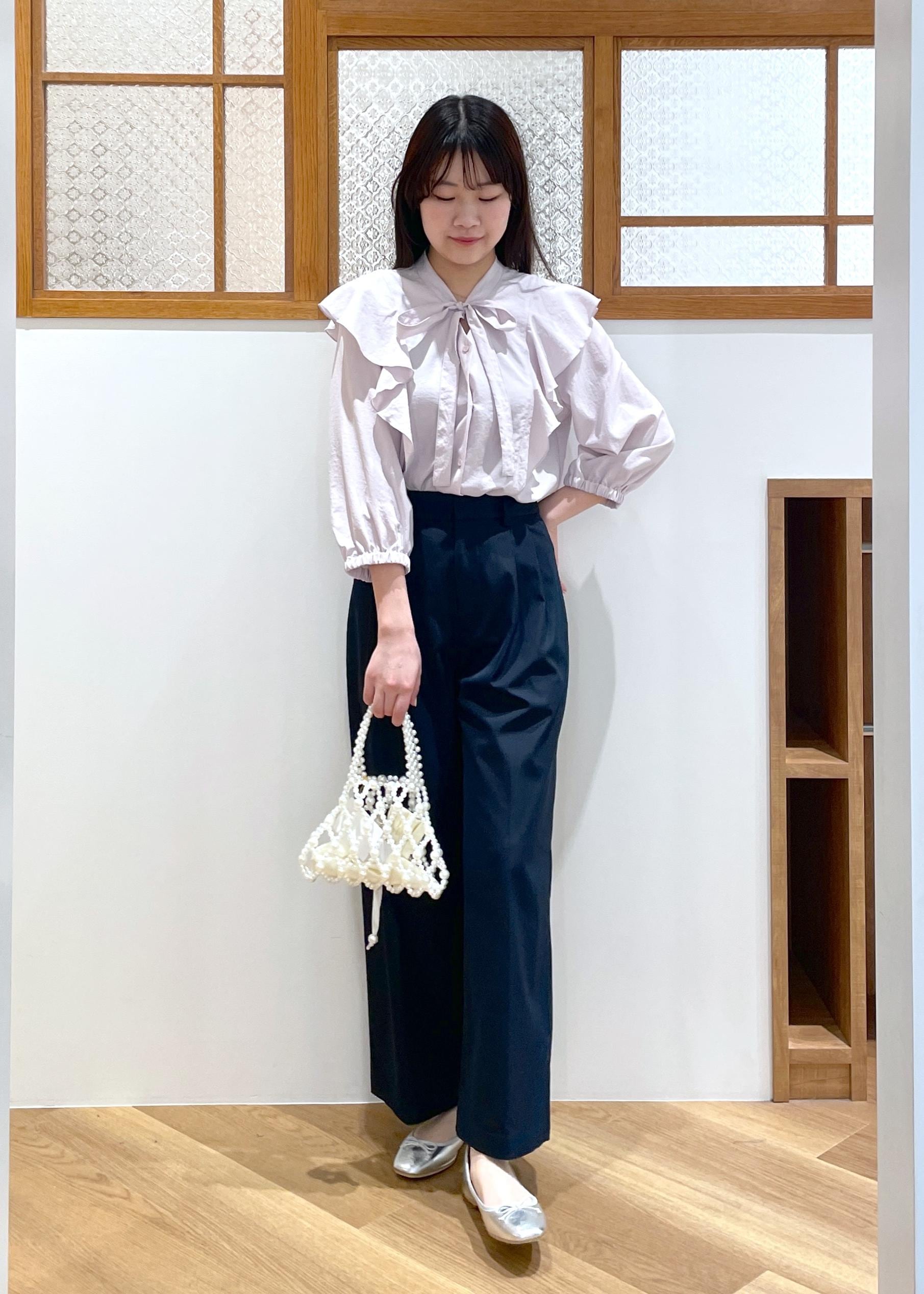 ROPE' PICNICのラッフルリボンデザインシャツを使ったコーディネートを紹介します。｜Rakuten Fashion(楽天ファッション／旧楽天ブランドアベニュー)5519137
