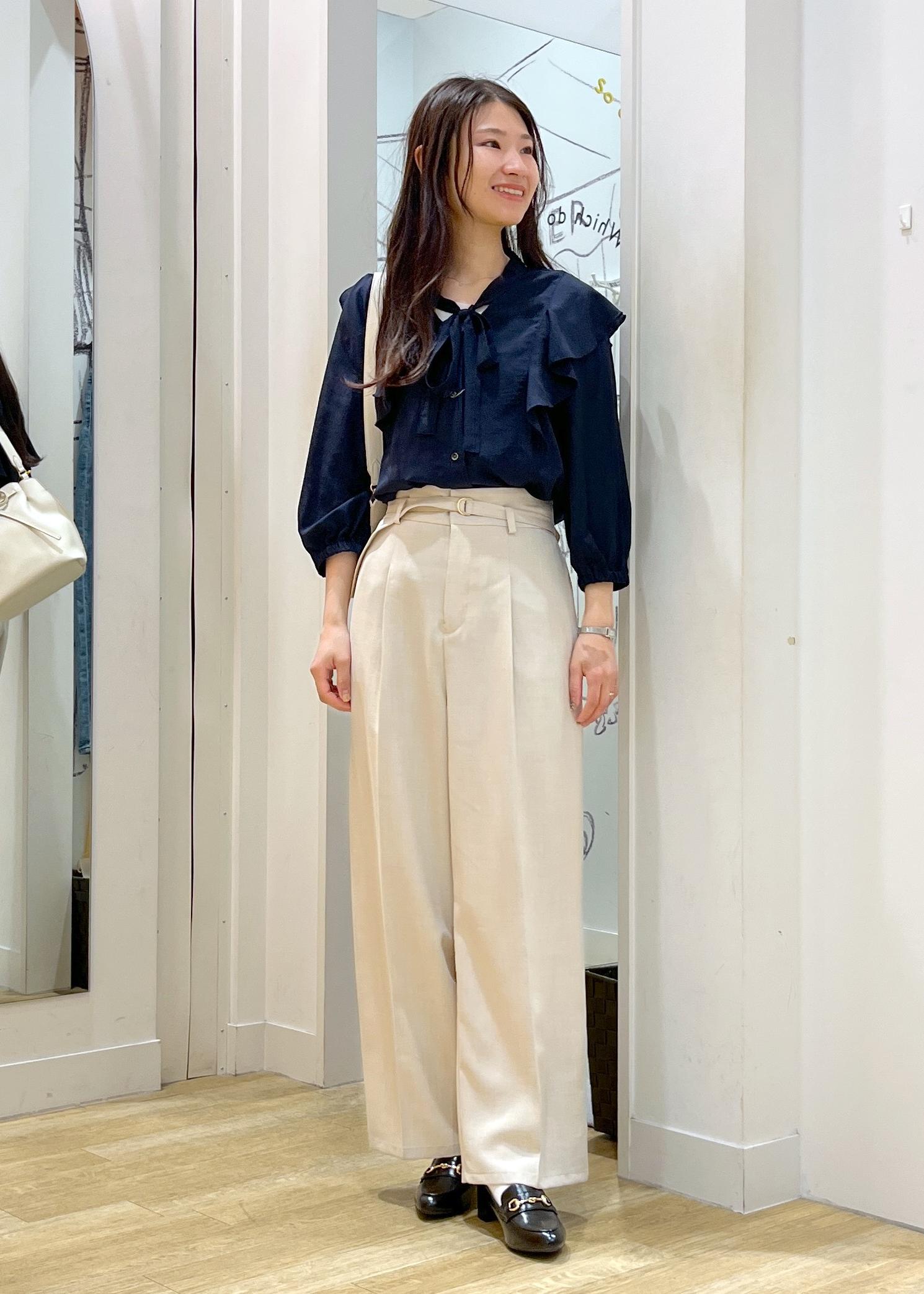 ROPE' PICNICのラッフルリボンデザインシャツを使ったコーディネートを紹介します。｜Rakuten Fashion(楽天ファッション／旧楽天ブランドアベニュー)5519379