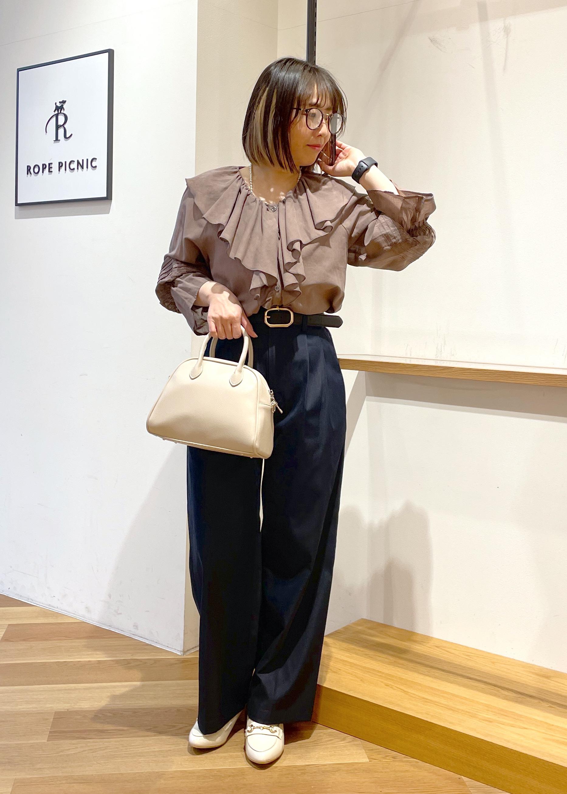 ROPE' PICNICの【接触冷感・通気性】お着軽シャツシリーズ/綿ボイルフリルブラウスを使ったコーディネートを紹介します。｜Rakuten Fashion(楽天ファッション／旧楽天ブランドアベニュー)5545891