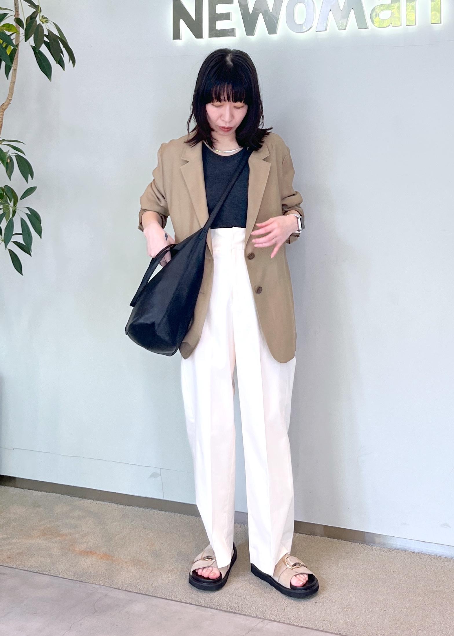 SALON adam et rope'のコットンライクスタイルアップパンツを使ったコーディネートを紹介します。｜Rakuten Fashion(楽天ファッション／旧楽天ブランドアベニュー)5573822