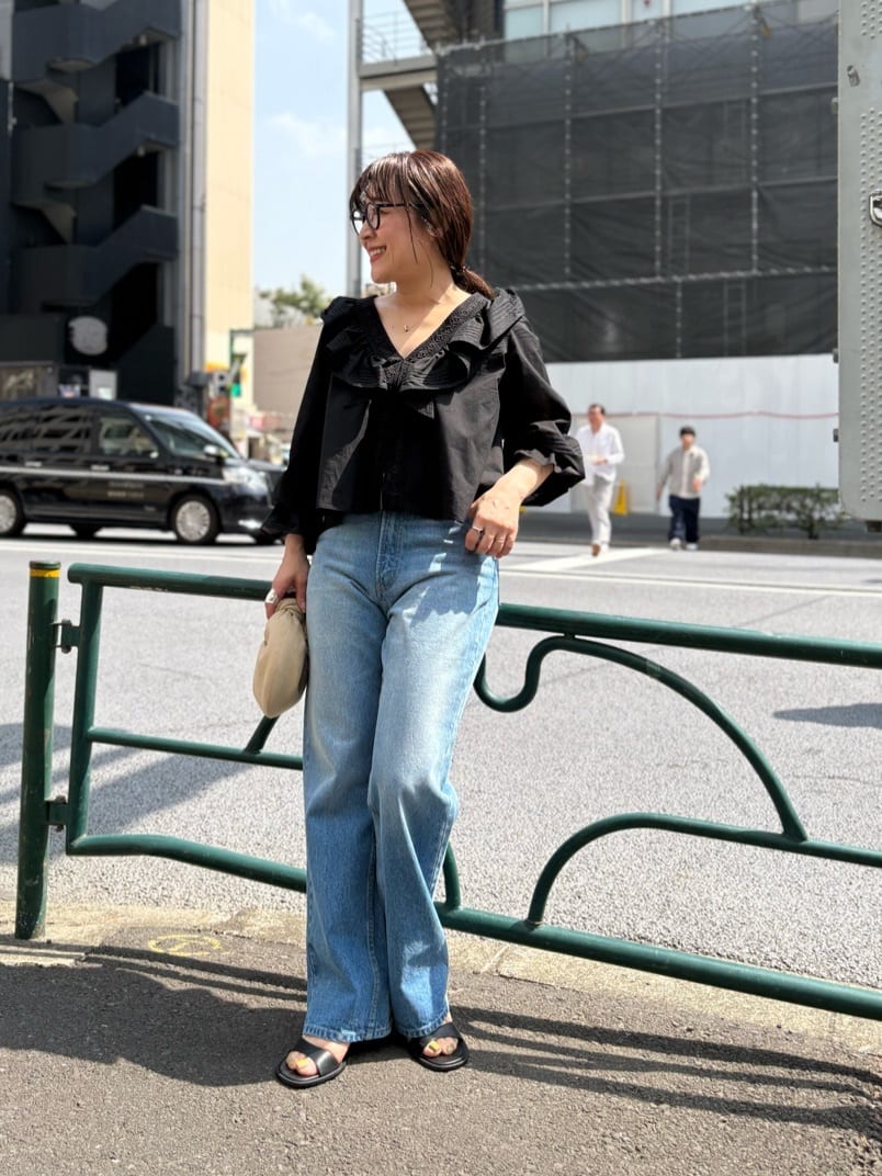 GALLARDAGALANTEのフレアデニムを使ったコーディネート