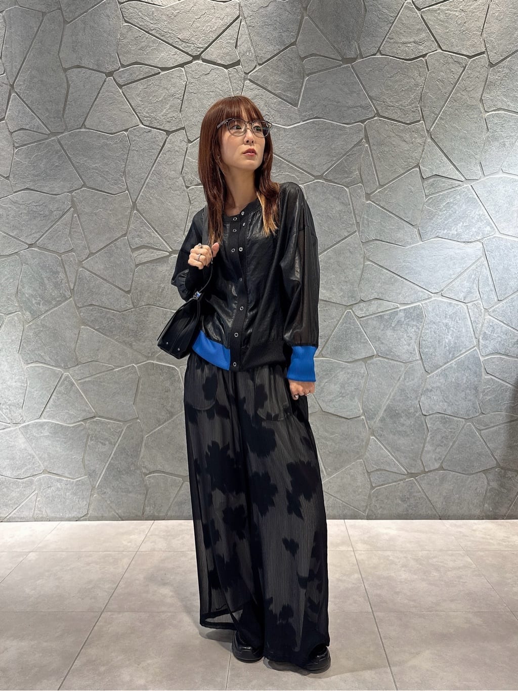 LASUDのバイカラーヘムシアーブルゾンを使ったコーディネートを紹介します。｜Rakuten Fashion(楽天ファッション／旧楽天ブランドアベニュー)5464943