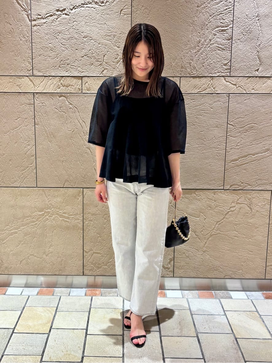 1er Arrondissementのラッフルヘムニットプルオーバーを使ったコーディネートを紹介します。｜Rakuten Fashion(楽天ファッション／旧楽天ブランドアベニュー)5466297