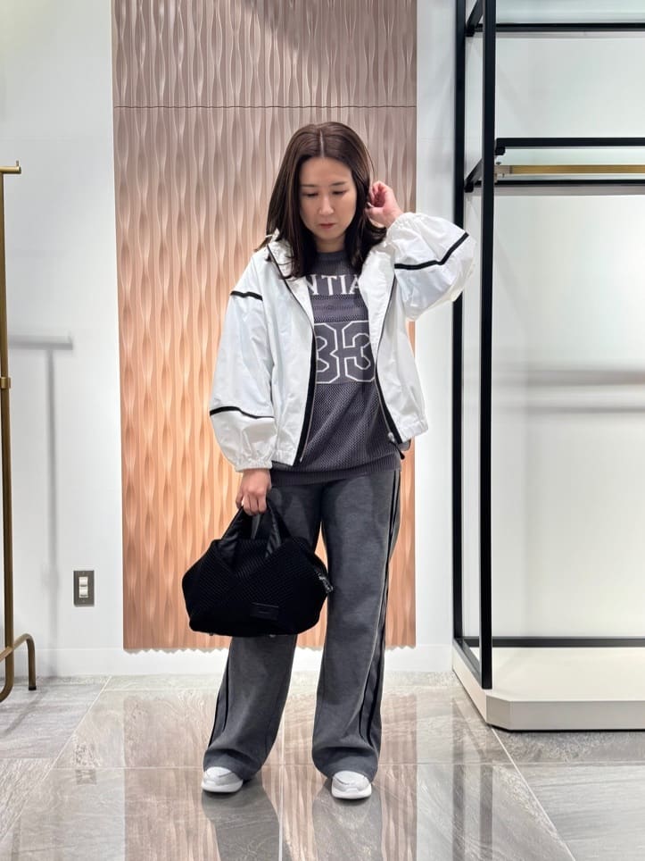 Vinのサイドラインワイドパンツを使ったコーディネートを紹介します。｜Rakuten Fashion(楽天ファッション／旧楽天ブランドアベニュー)5468322