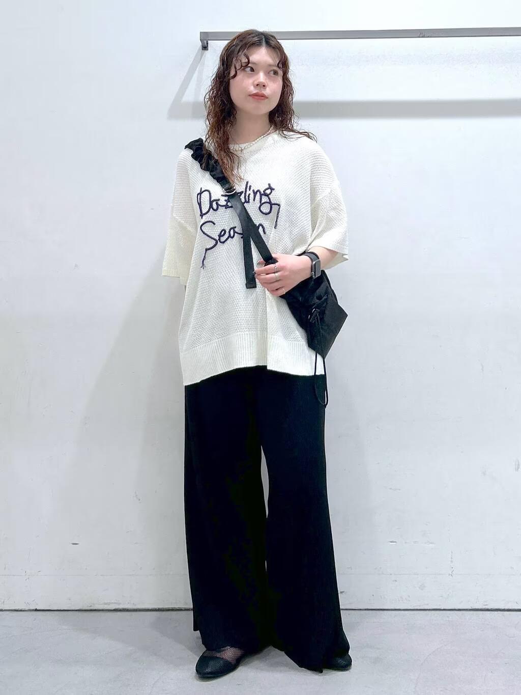 LAKOLEの刺繍ロゴニットプルオーバー半袖を使ったコーディネートを紹介します。｜Rakuten Fashion(楽天ファッション／旧楽天ブランドアベニュー)5471155