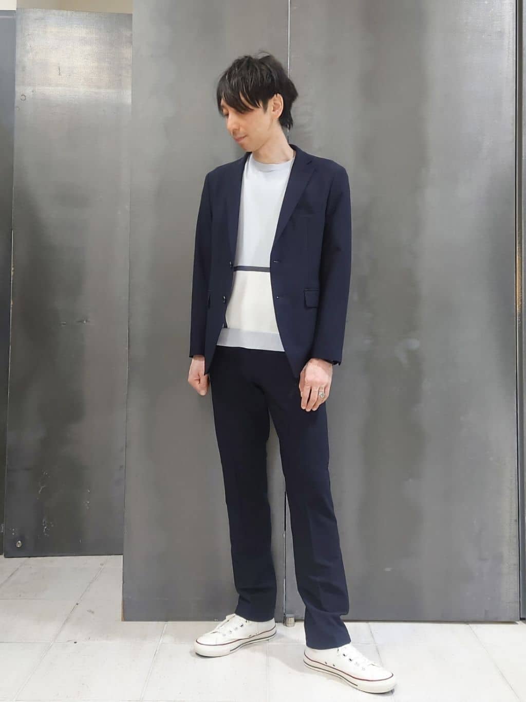 TAKEO KIKUCHIのカラーブロッキング プルオーバー ニットを使ったコーディネートを紹介します。｜Rakuten Fashion(楽天ファッション／旧楽天ブランドアベニュー)5476720