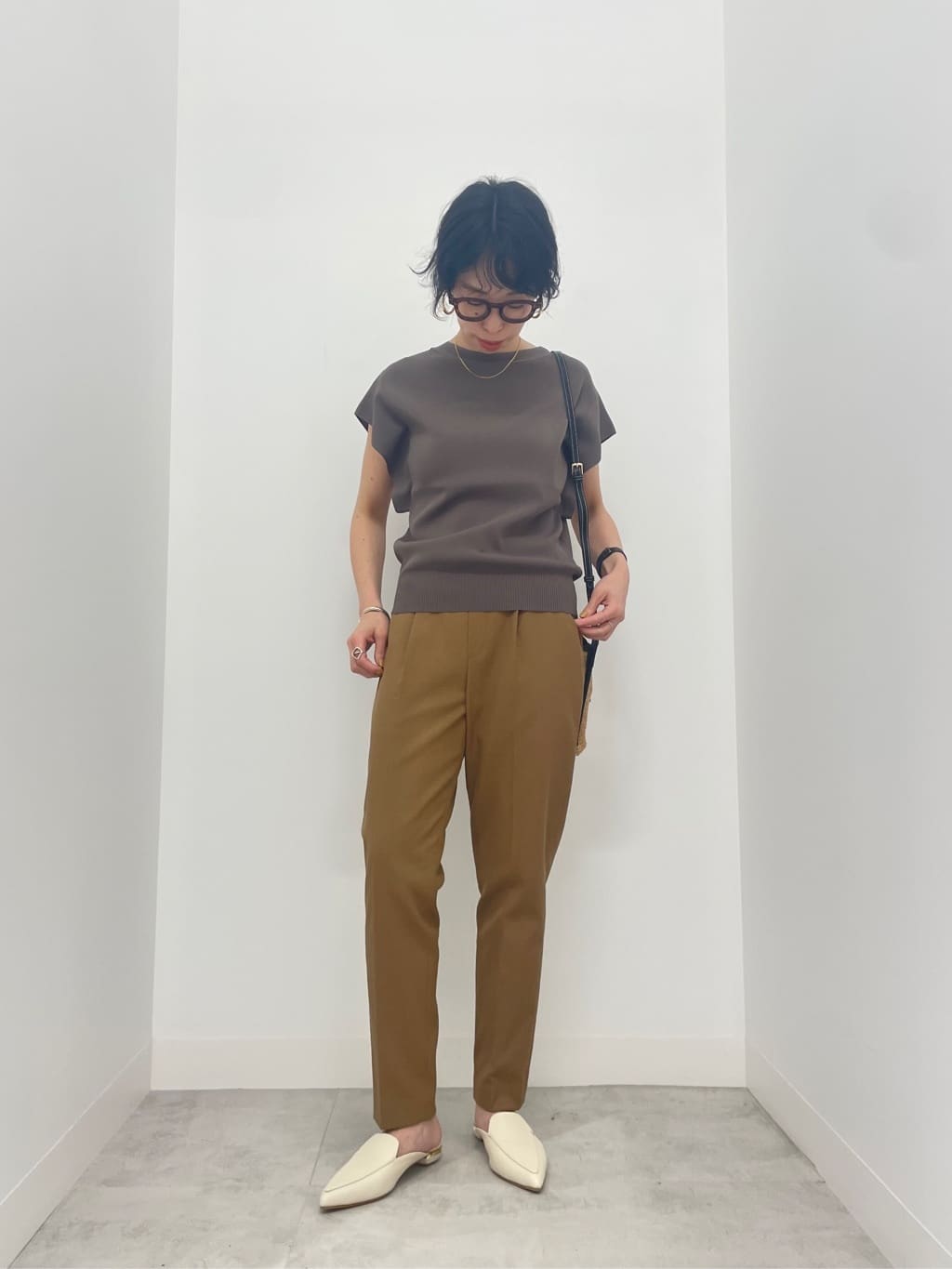 Vinのリネンミックステーパードパンツを使ったコーディネートを紹介します。｜Rakuten Fashion(楽天ファッション／旧楽天ブランドアベニュー)5478967