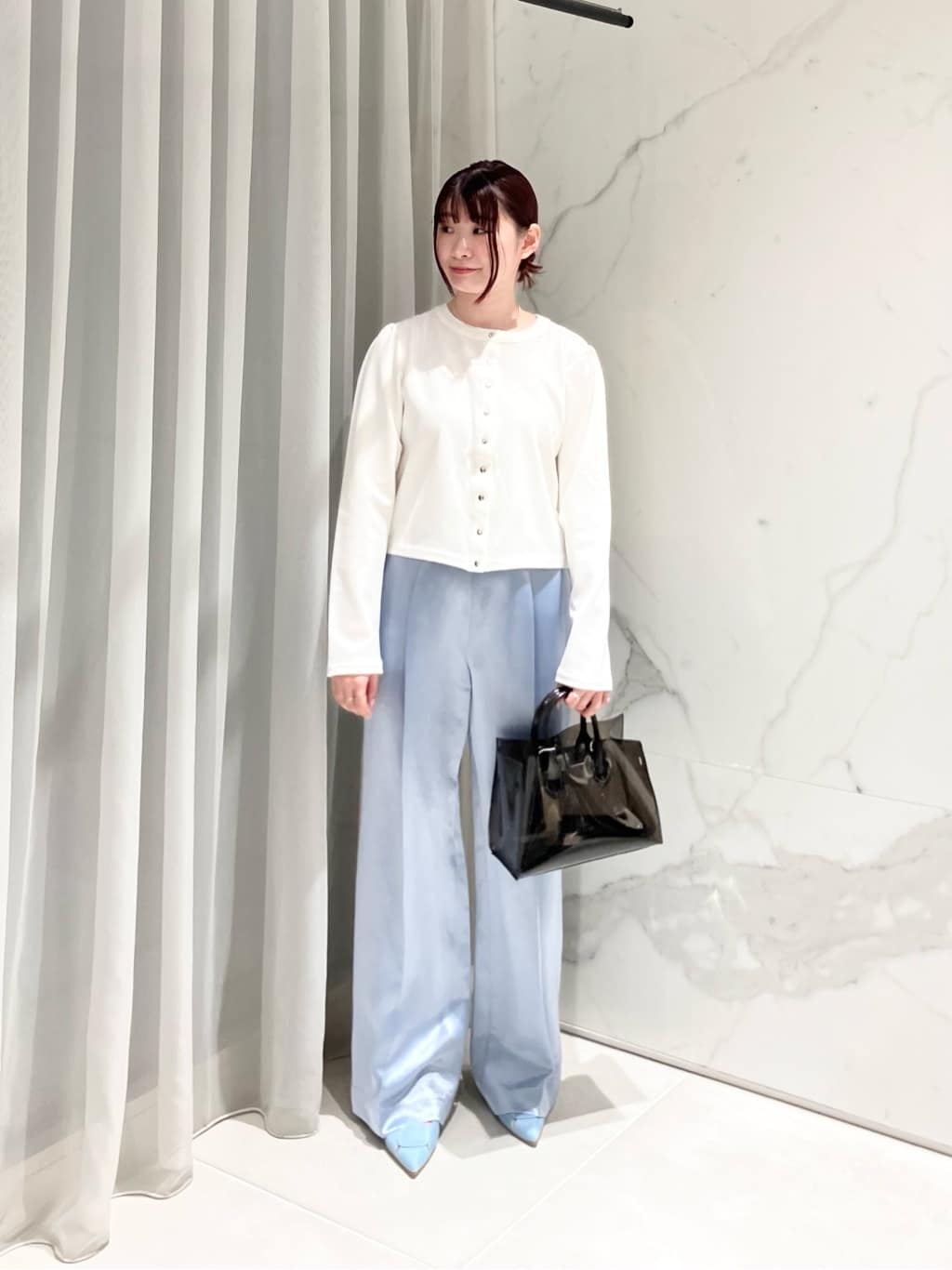 allurevilleのアセテートサテンタックパンツを使ったコーディネートを紹介します。｜Rakuten Fashion(楽天ファッション／旧楽天ブランドアベニュー)5480589