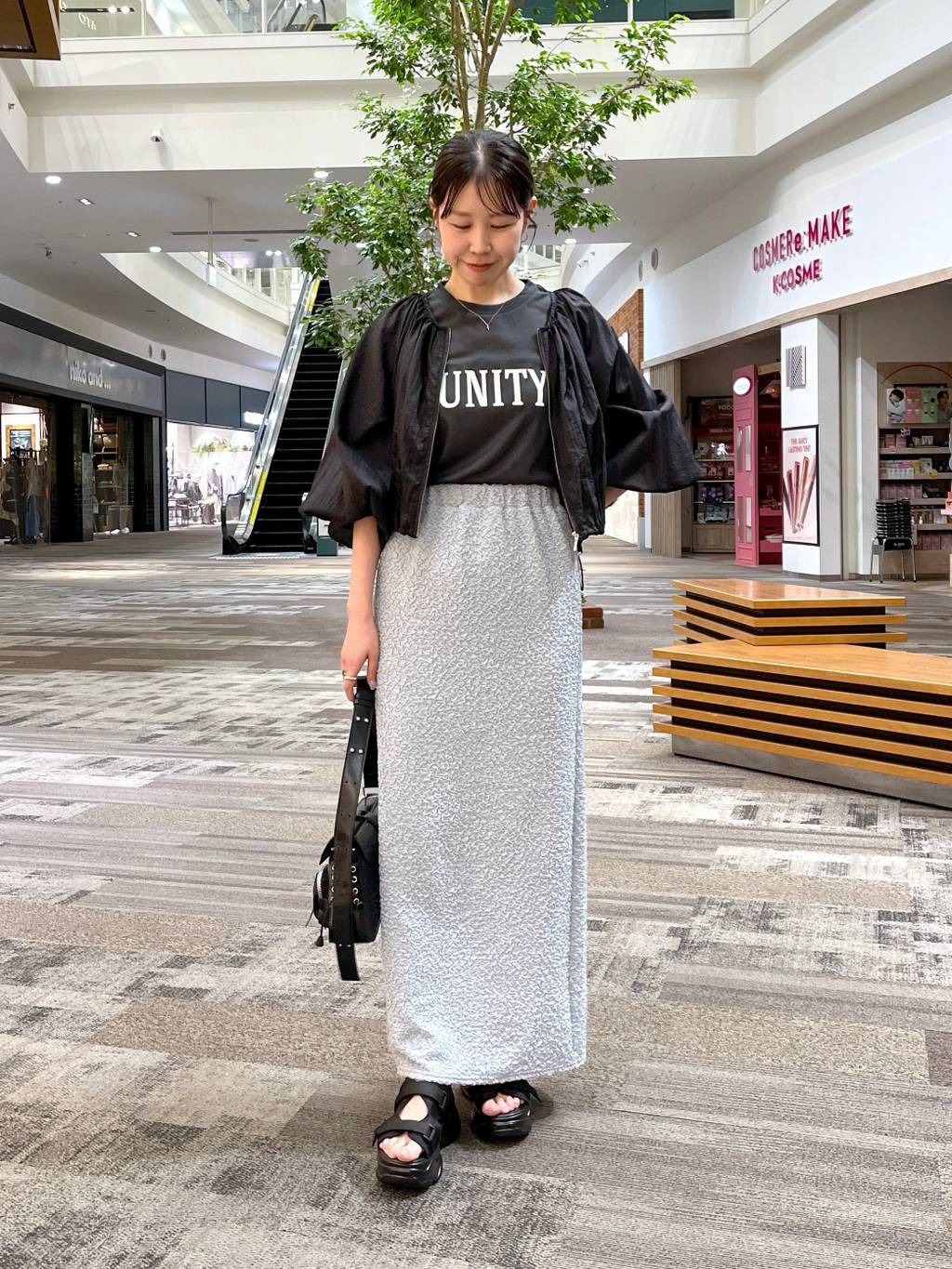 mysty womanのシアーロゴプリントTシャツを使ったコーディネートを紹介します。｜Rakuten Fashion(楽天ファッション／旧楽天ブランドアベニュー)5483676