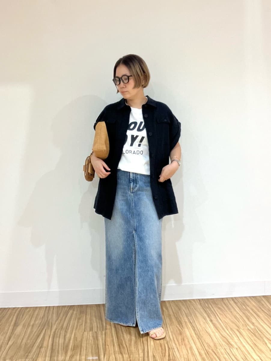 Whim Gazetteのデニムスリットスカートを使ったコーディネート Whim Gazetteのデニムスリットスカートを使ったコーディネート