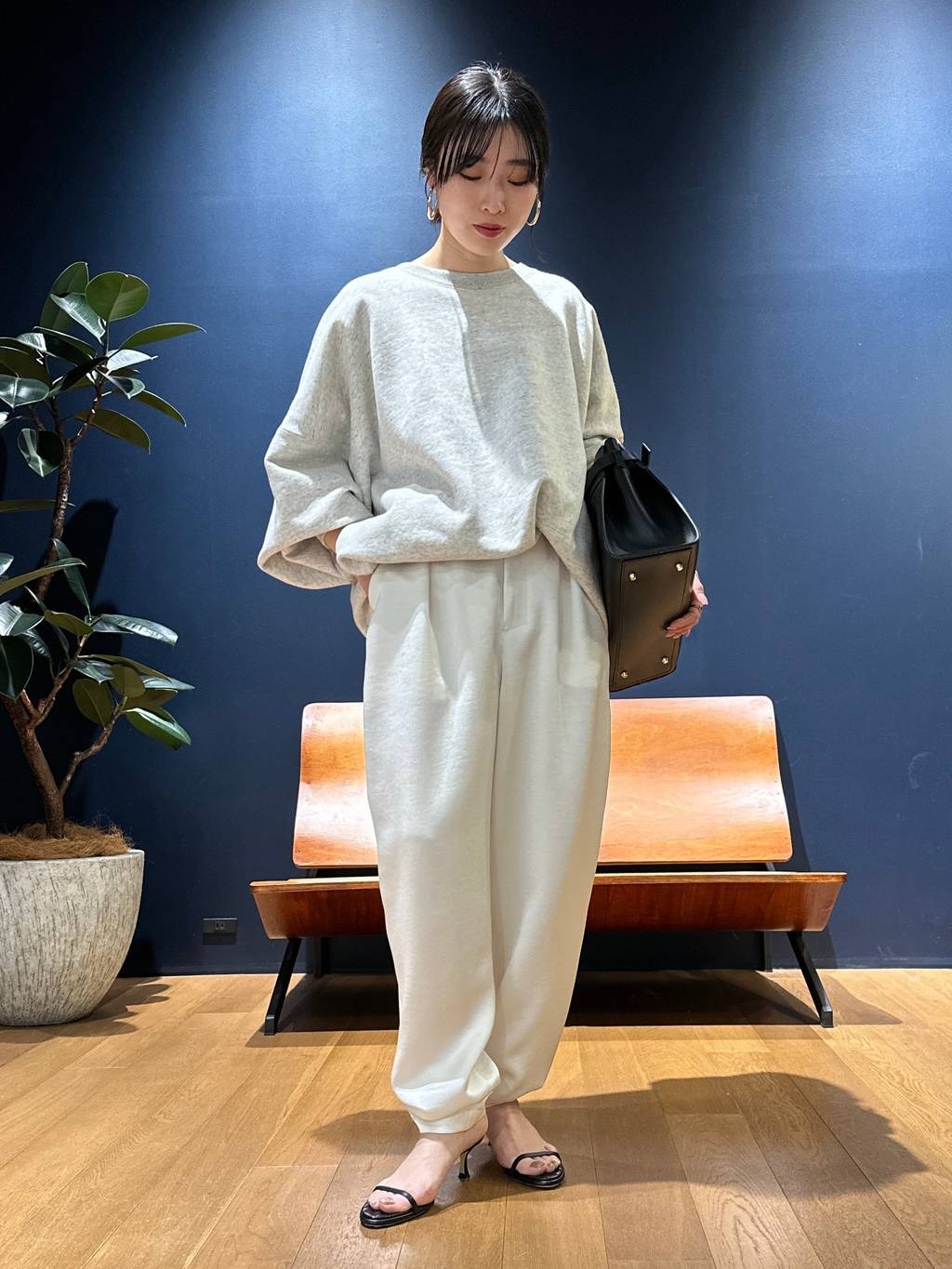 Curensologyの<&RC>フレンチテリービッグトレーナーを使ったコーディネートを紹介します。｜Rakuten Fashion(楽天ファッション／旧楽天ブランドアベニュー)5494310