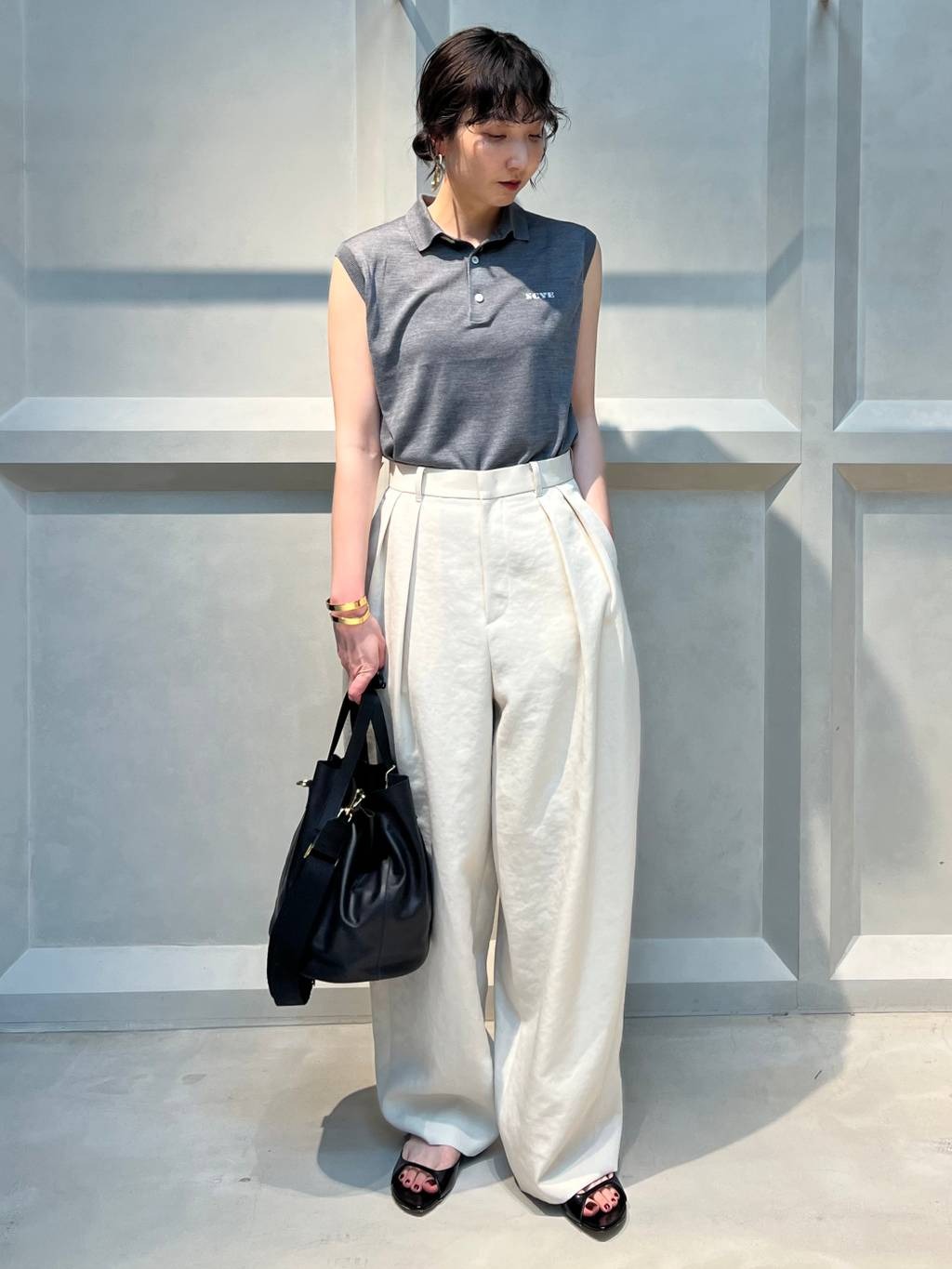 Curensologyのプレーンツータックパンツを使ったコーディネートを紹介します。｜Rakuten Fashion(楽天ファッション／旧楽天ブランドアベニュー)5494354