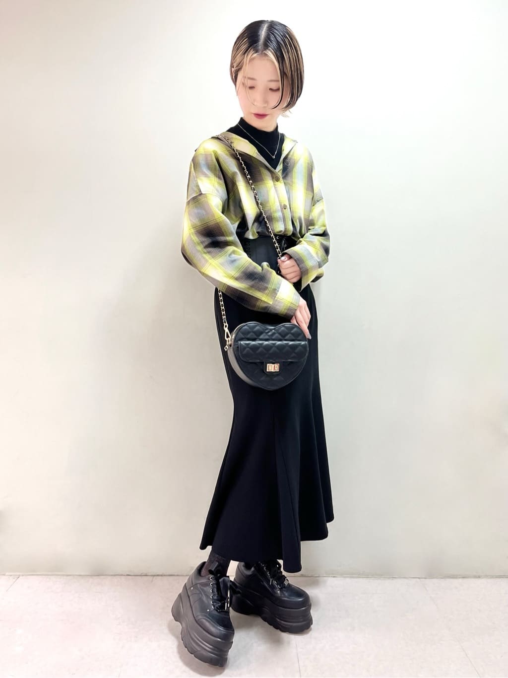 ESPERANZAのサテンリボンレースアップ厚底スニーカーを使ったコーディネートを紹介します。｜Rakuten Fashion(楽天ファッション／旧楽天ブランドアベニュー)5495748