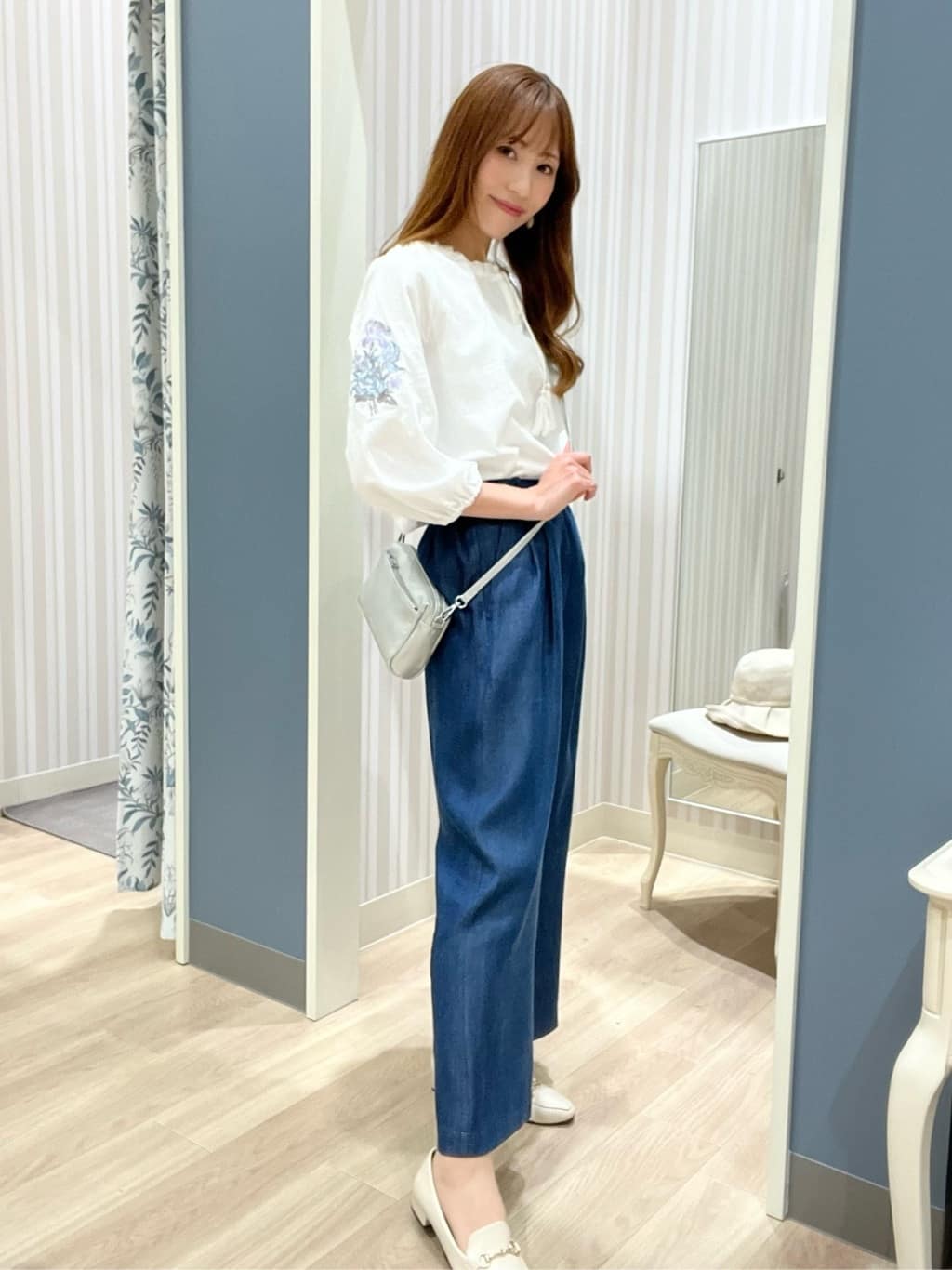 LAURA ASHLEY | ローザリンド柄 刺繍タオルハンカチ | Rakuten Fashion