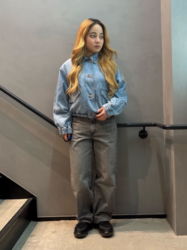 Levi'sのトラッカージャケット ブラック ROUND MIDNIGHTを使った