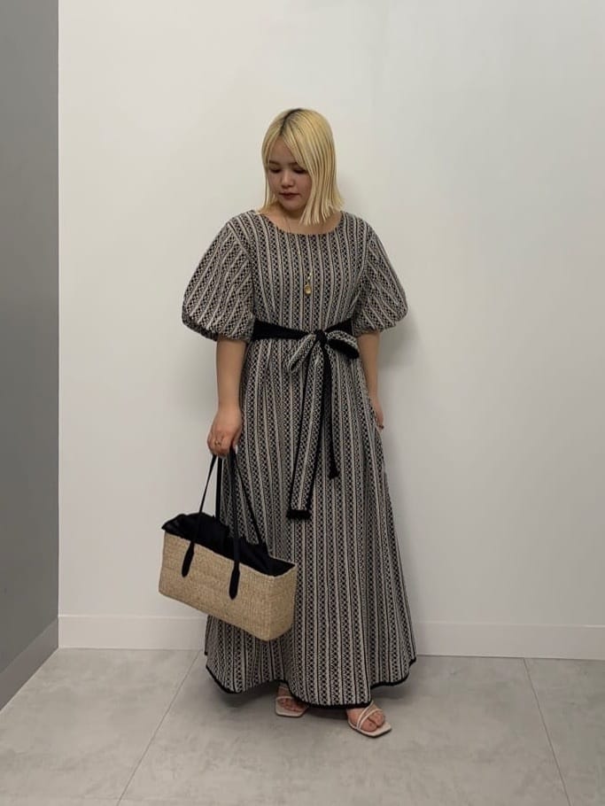 Vinのバルーンスリーブレースワンピースを使ったコーディネートを紹介します。｜Rakuten Fashion(楽天ファッション／旧楽天ブランドアベニュー)5501651