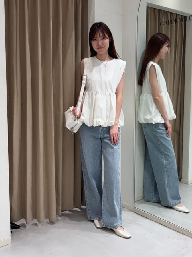 CAPRICIEUX LE'MAGEのスクエアステッチフラットシューズを使った