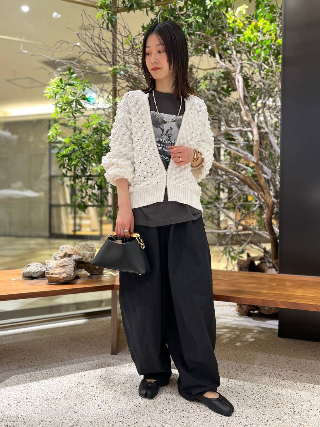 Curensologyの【LIFE PICTURE COLLECTION】別注SLTシャツ(ヨコ)を使ったコーディネートを紹介します。｜Rakuten Fashion(楽天ファッション／旧楽天ブランドアベニュー)5501865