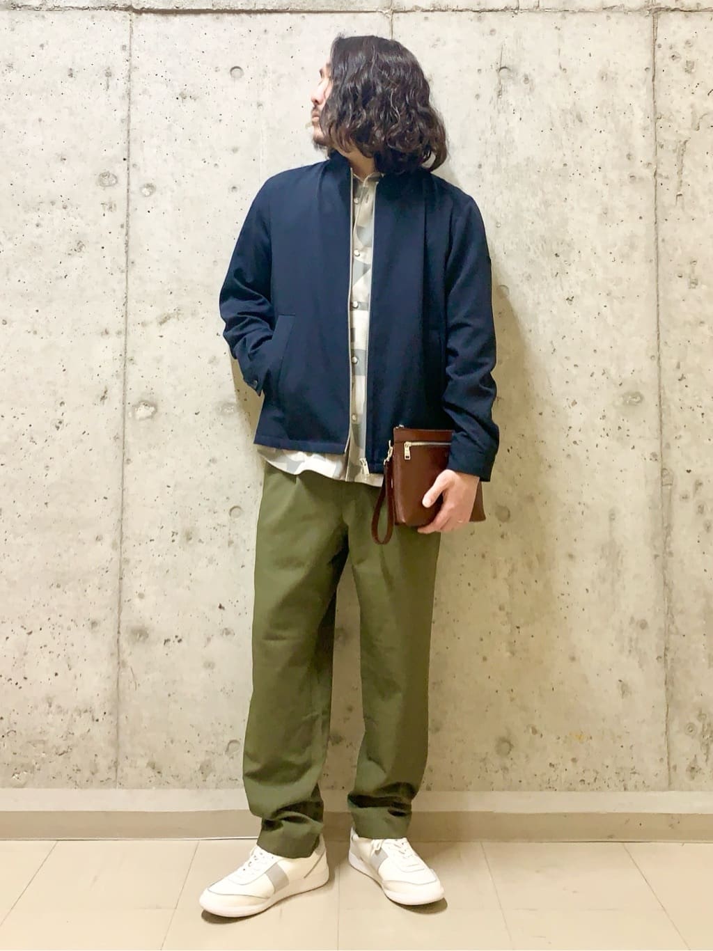 TAKEO KIKUCHIの【多機能/軽羽織】リネンライクカルゼ リブブルゾンを使ったコーディネートを紹介します。｜Rakuten Fashion(楽天ファッション／旧楽天ブランドアベニュー)5503834