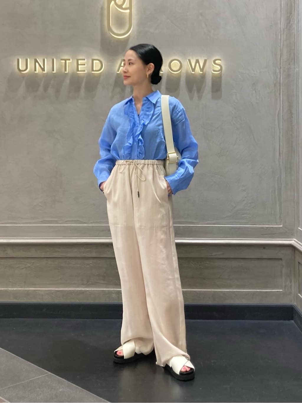 UNITED ARROWSのラミー ラッフルフリル ブラウスを使った