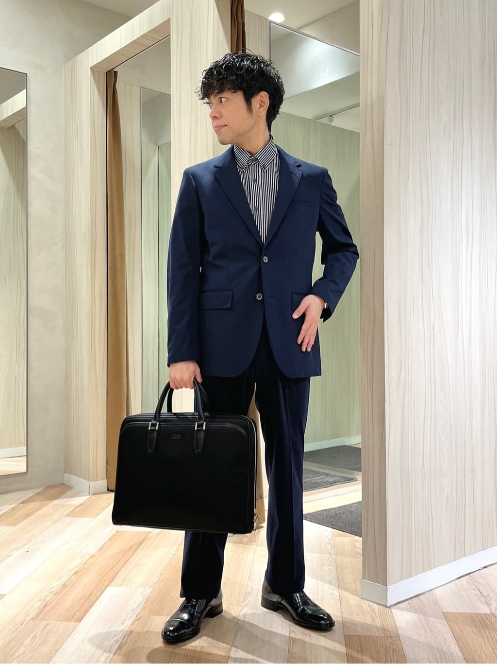 TAKEO KIKUCHIの【360°ストレッチ/セットアップ対応】None Of Stress シャドーピンストライプ ジャケットを使ったコーディネートを紹介します。｜Rakuten Fashion(楽天ファッション／旧楽天ブランドアベニュー)5507240