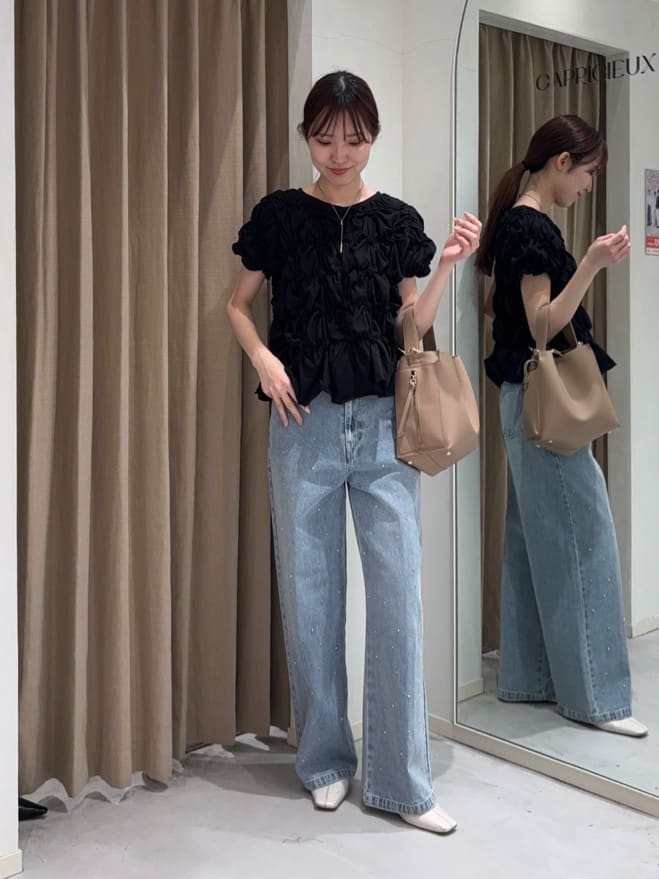 CAPRICIEUX LE'MAGEのスクエアステッチフラットシューズを使った