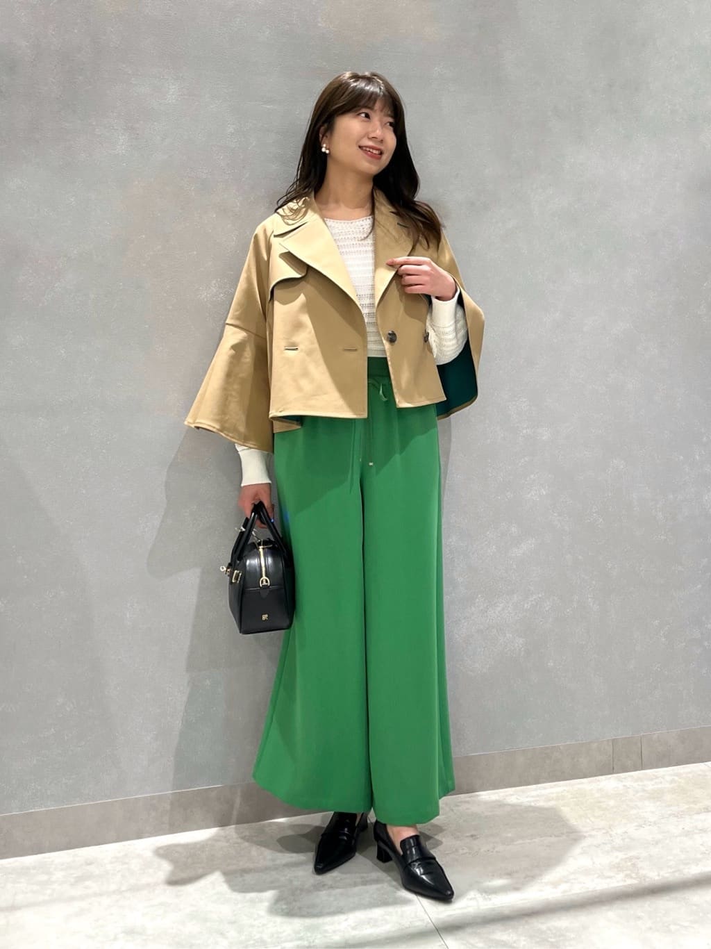 Vinのフレアスリーブショートアウターを使ったコーディネートを紹介します。｜Rakuten Fashion(楽天ファッション／旧楽天ブランドアベニュー)5514008